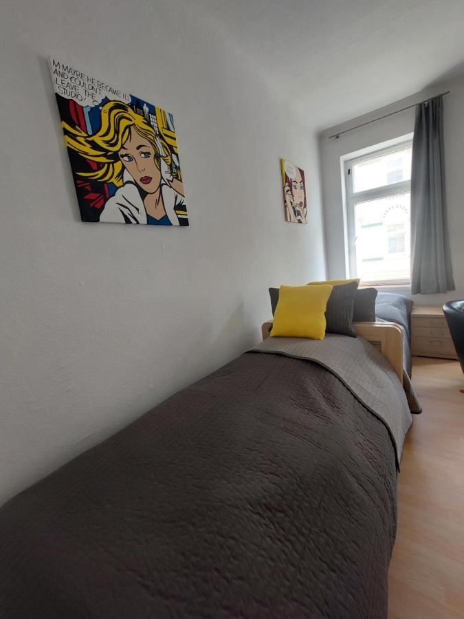 Schoene Zwei-Zimmer-Wohnung "W2" Mit 4 Einzelbetten Und Wlan In Zwenkau Bei Leipzig Im Neuseenland エクステリア 写真