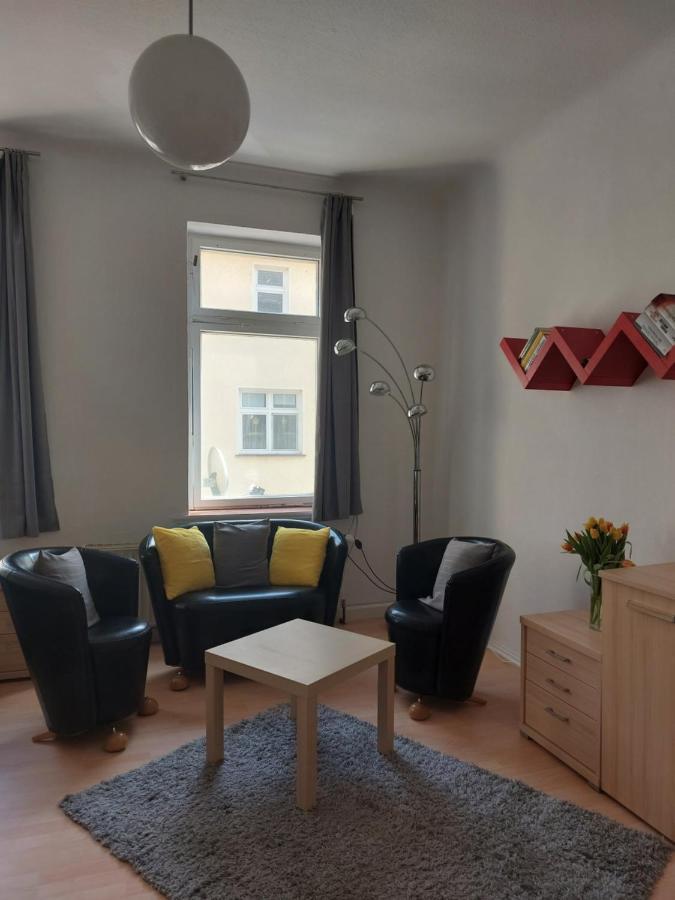 Schoene Zwei-Zimmer-Wohnung "W2" Mit 4 Einzelbetten Und Wlan In Zwenkau Bei Leipzig Im Neuseenland エクステリア 写真