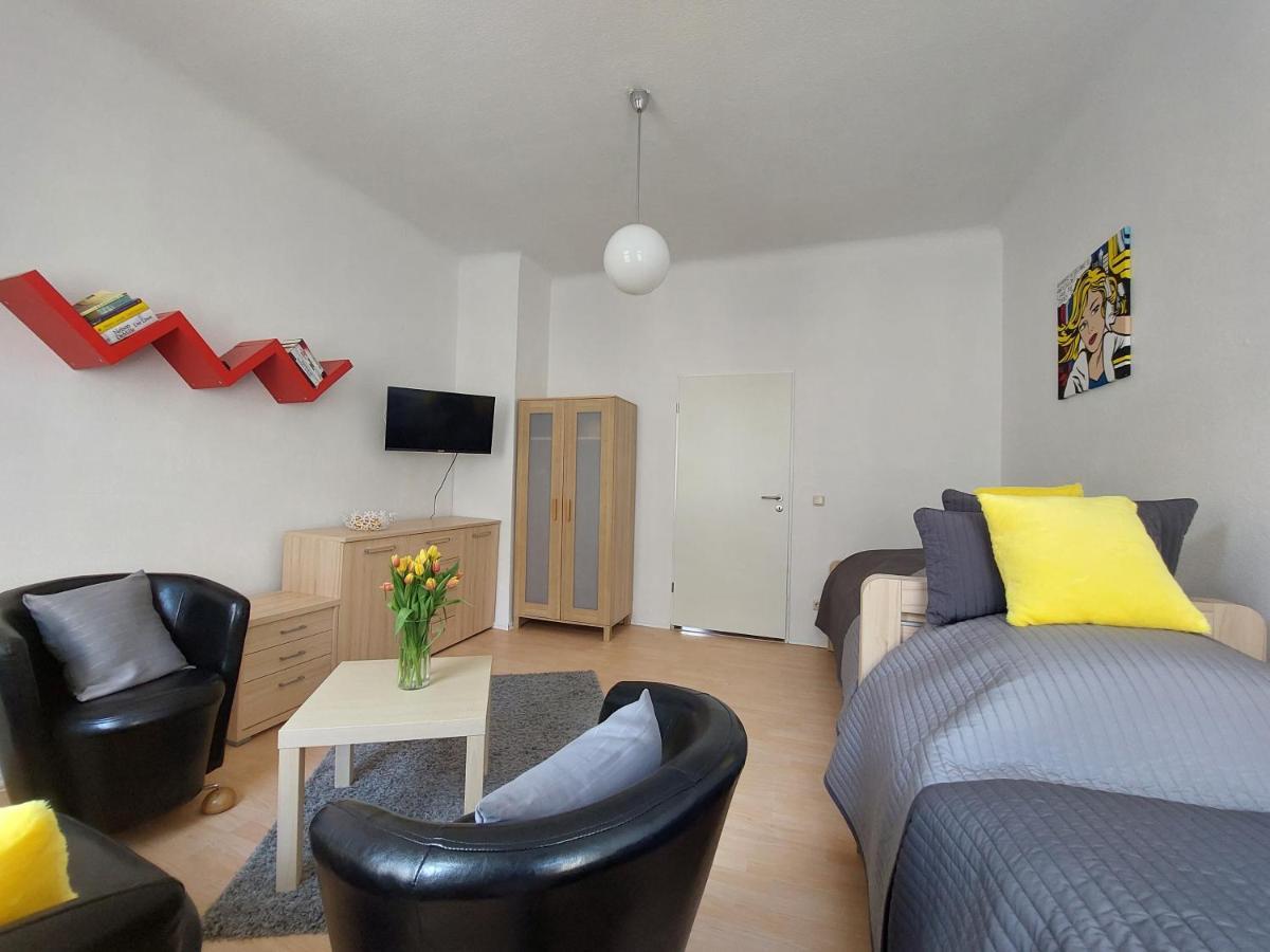 Schoene Zwei-Zimmer-Wohnung "W2" Mit 4 Einzelbetten Und Wlan In Zwenkau Bei Leipzig Im Neuseenland エクステリア 写真