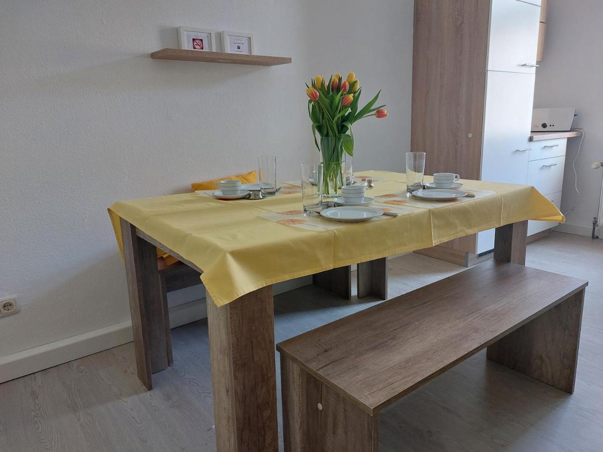 Schoene Zwei-Zimmer-Wohnung "W2" Mit 4 Einzelbetten Und Wlan In Zwenkau Bei Leipzig Im Neuseenland エクステリア 写真