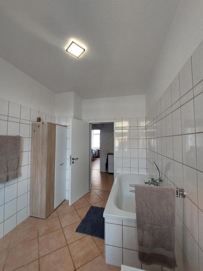 Schoene Zwei-Zimmer-Wohnung "W2" Mit 4 Einzelbetten Und Wlan In Zwenkau Bei Leipzig Im Neuseenland エクステリア 写真