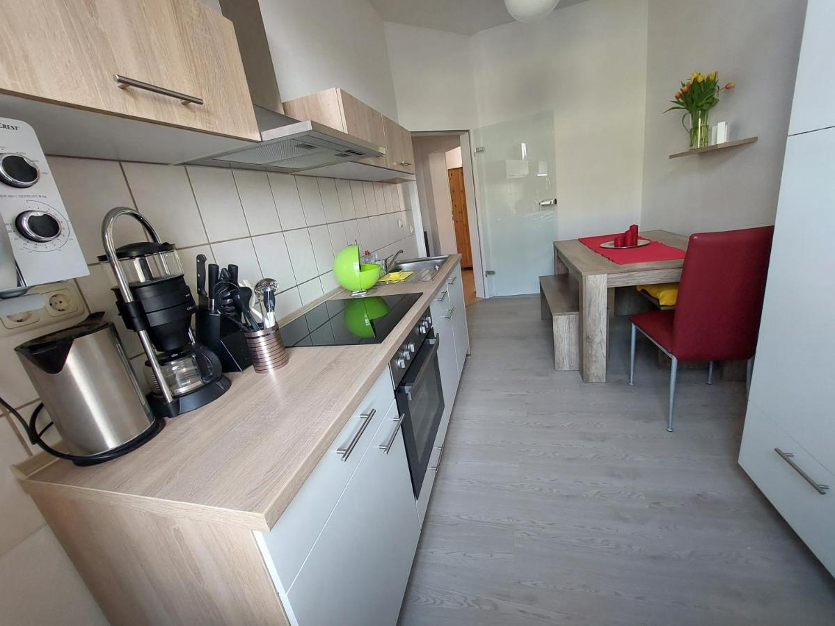 Schoene Zwei-Zimmer-Wohnung "W2" Mit 4 Einzelbetten Und Wlan In Zwenkau Bei Leipzig Im Neuseenland エクステリア 写真