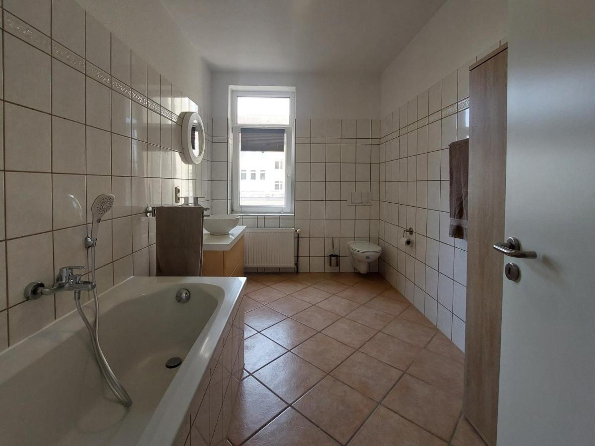 Schoene Zwei-Zimmer-Wohnung "W2" Mit 4 Einzelbetten Und Wlan In Zwenkau Bei Leipzig Im Neuseenland エクステリア 写真