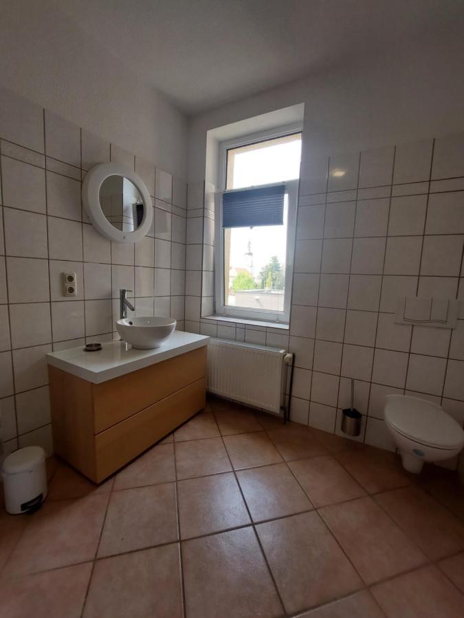 Schoene Zwei-Zimmer-Wohnung "W2" Mit 4 Einzelbetten Und Wlan In Zwenkau Bei Leipzig Im Neuseenland エクステリア 写真