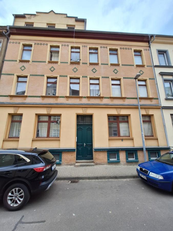 Schoene Zwei-Zimmer-Wohnung "W2" Mit 4 Einzelbetten Und Wlan In Zwenkau Bei Leipzig Im Neuseenland エクステリア 写真